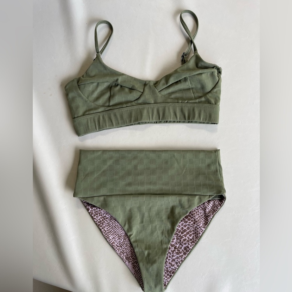 Acacia Paisley & Echo in peyote check